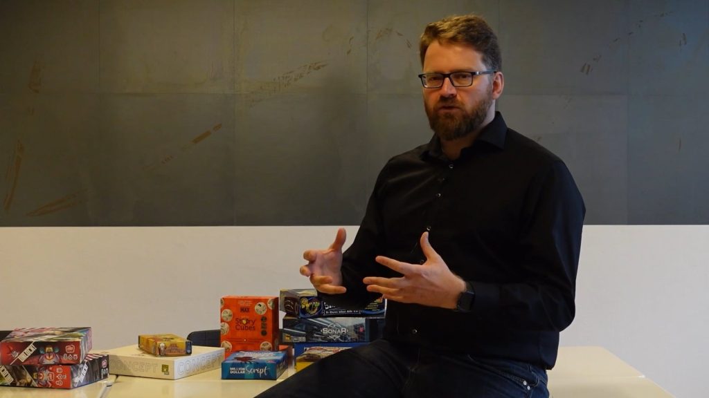 Gesellschaftsspiller am Sproochenunterrecht